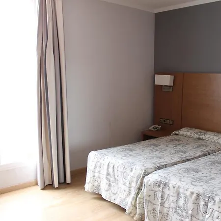Hotel Ramblas 3*
